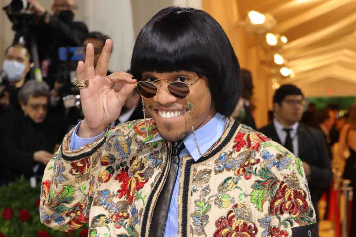 Melihat Penampilan Anderson 'Pak Tarno' Paak di Met Gala 2022