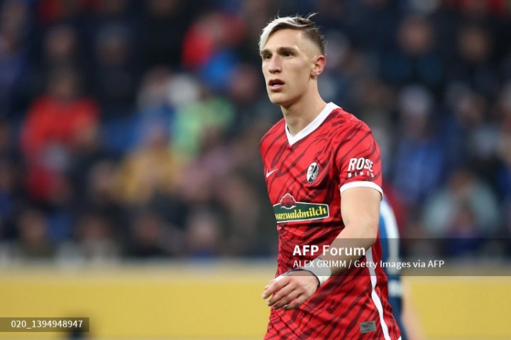 Benahi Lini Belakang, Dortmund Datangkan Bek Freiburg