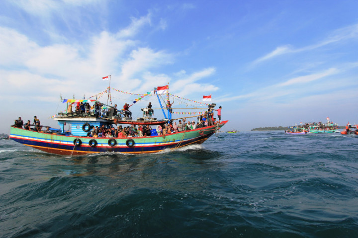 Larungan dan Pesta Lomban Kembali Digelar di Jepara