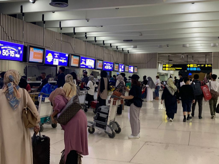 Penumpang Pesawat di Bandara AP II Tembus 2 Juta Orang