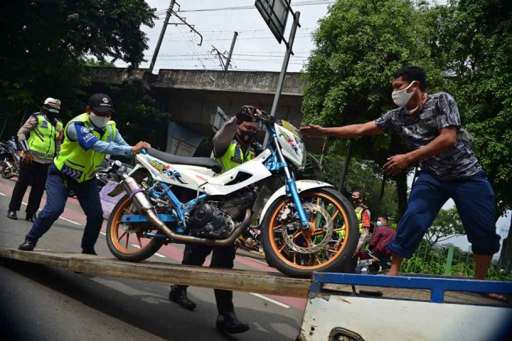 Bisa Ditiru, Cara Inggris Hadapi Motor dengan Knalpot Berisik