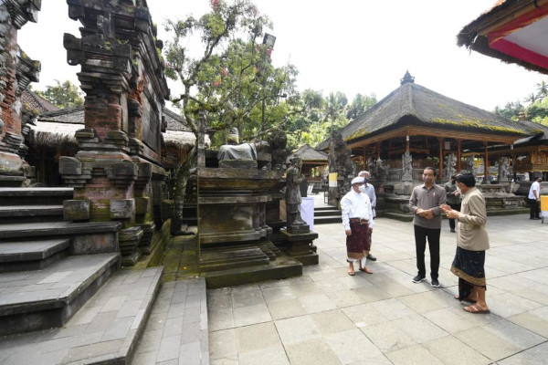 Kunjungi Pura Tirta Empul, Presiden Dorong Pemeliharaan Aset Budaya