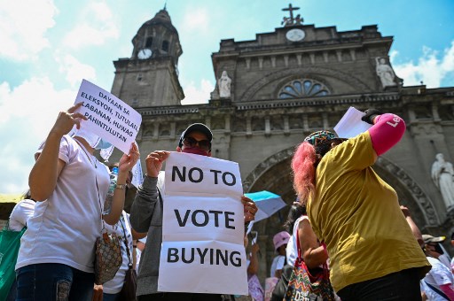 Kampanye Terakhir, Capres Filipina Saling Tuduh Kecurangan