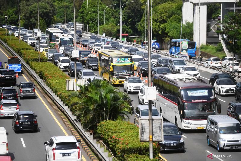 Suasana Arus Mudik Lebaran 2022. (Foto: Akbar Nugroho/Antara)