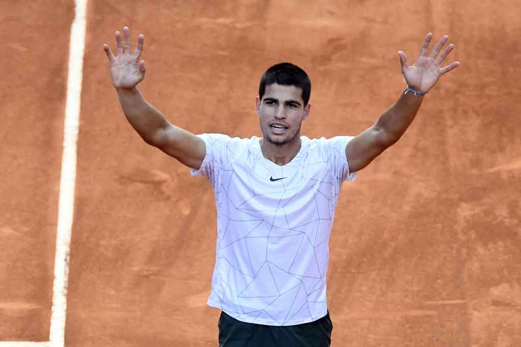 Tenis: Alcaraz Akhirnya Bisa Kalahkan Nadal