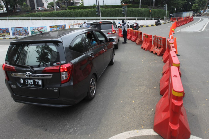 Tol Jakarta-Cikampek Diberlakukan <i>One Way</i>, Simak Lalu Lintas yang Dialihkan