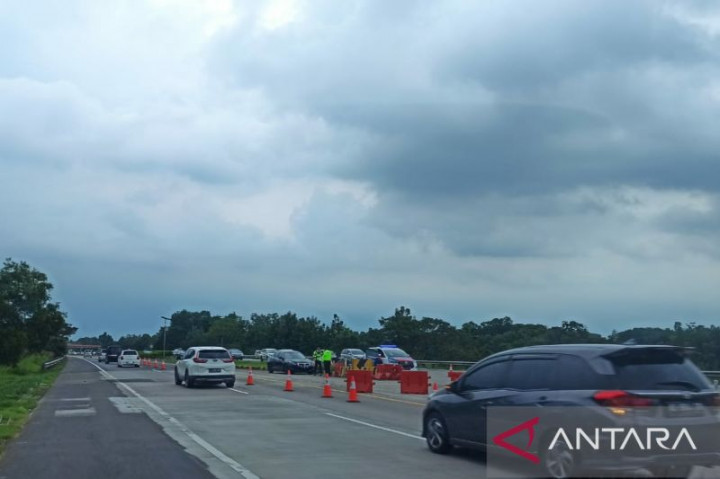 Polisi Berlakukan Buka Tutup Rest Area di Tol Cipali