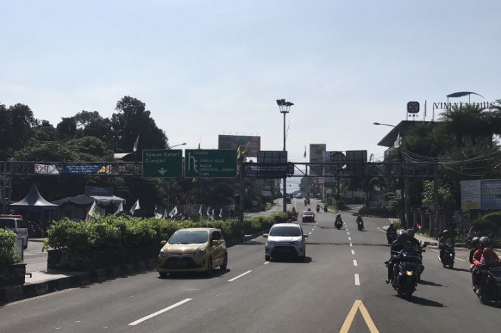 <i>One Way</i> di Simpang Gadog Bogor Situasional