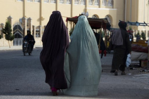 Taliban Wajibkan Perempuan Afghanistan Gunakan Burqa