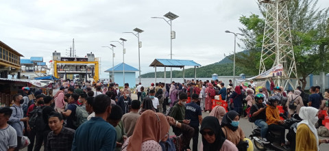 Pelabuhan Ulee Lheue Banda Aceh Dipadati Ribuan Wisatawan ke Sabang