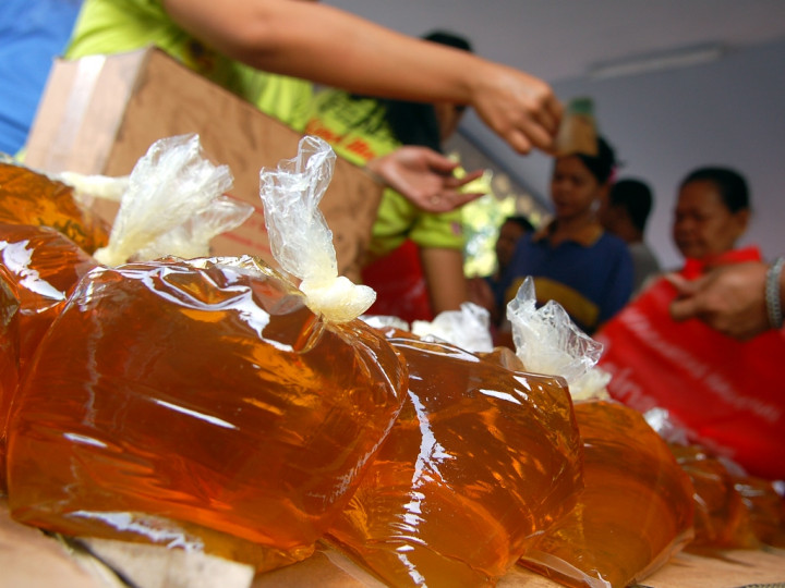 300 Ton Minyak Goreng Curah untuk NTT Tiba di Kupang