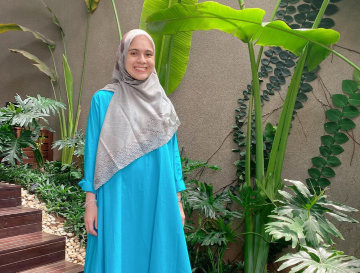 Nycta Gina Sempat Berniat Lepas Hijab karena Hal Ini