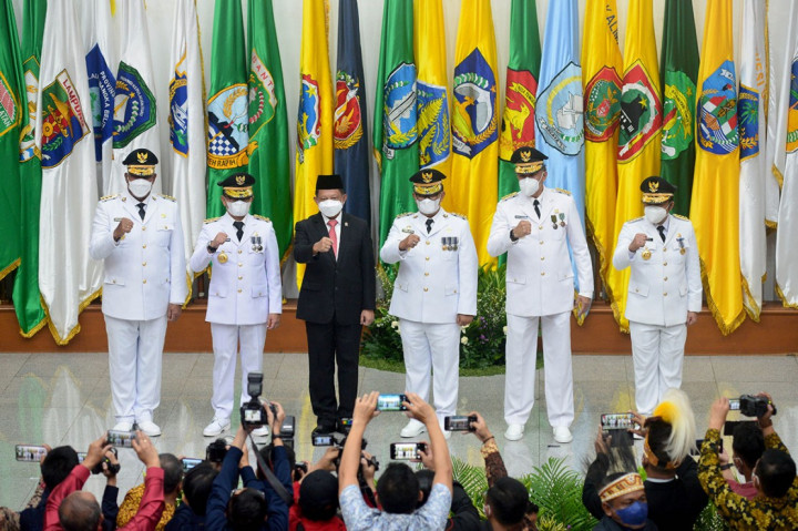 Kekayaan Pj Gubernur Papua Barat Paulus Waterpauw Rp10,64 Miliar