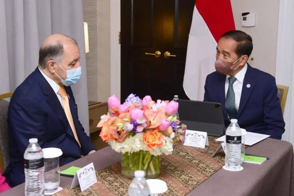 Jokowi Terima Kunjungan Chairman dan CEO Air Products
