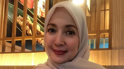 Henidar Amroe Dipaksa Keluarga Nikahi Pria Beda Usia 27 Tahun, Kini Baru Menyesal