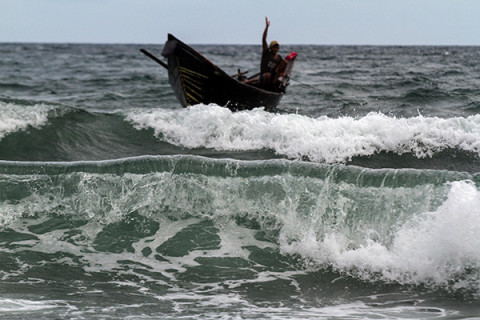 Waspada! Banjir Rob Ancam Pesisir Pantai Jawa Timur Hingga 20 Mei