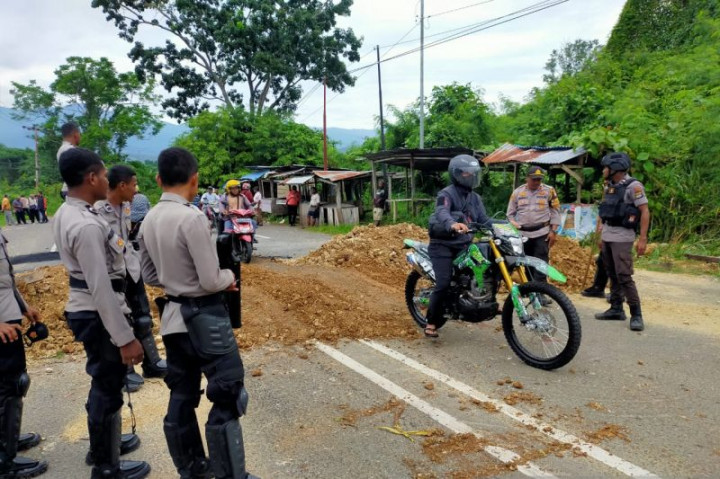 Aparat Bersiaga Jelang Kedatangan Pj Gubernur Paulus Waterpauw ke Manokwari