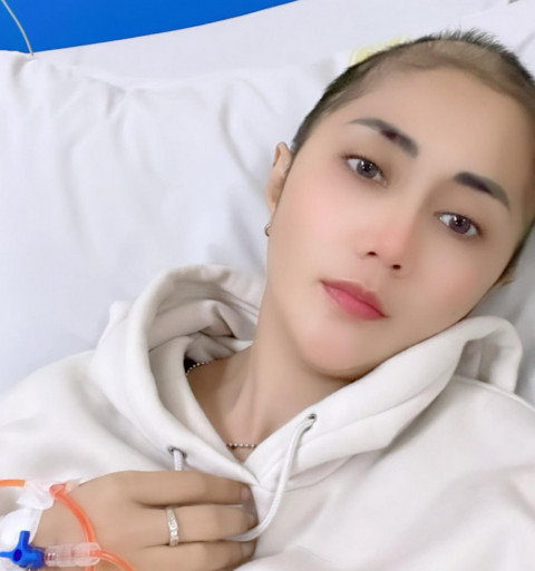 Kondisi Aida Saskia Makin Menurun Akibat Kanker, Hanya Terbaring di Kasur