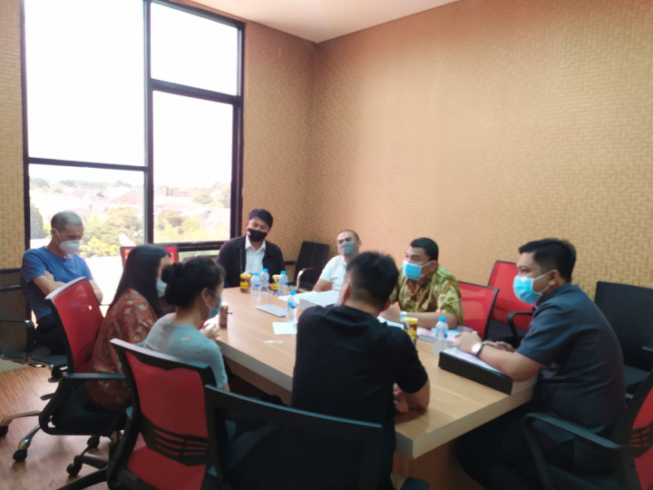 Kejari Tangsel Periksa 3 WNA Tiongkok Pengedar Rokok Ilegal