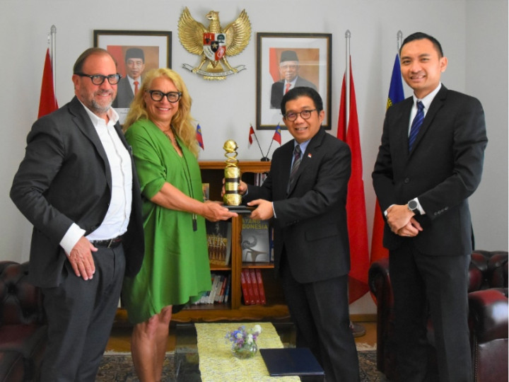 Tingkatkan Perdagangan, Livingdreams Terima Primaduta Award dari KBRI Bern