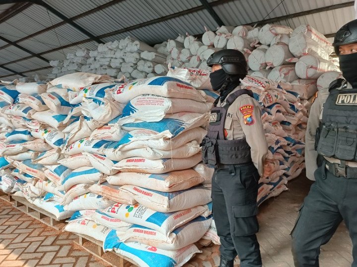 Polisi Ungkap Penyelewengan Pupuk Bersubsidi di 9 Daerah se-Jatim
