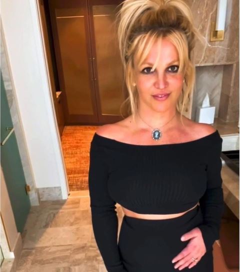 Ini gaun pernikahan Britney Spears. (Foto: Dok. Instagram Britney Spears/@britneyspears)