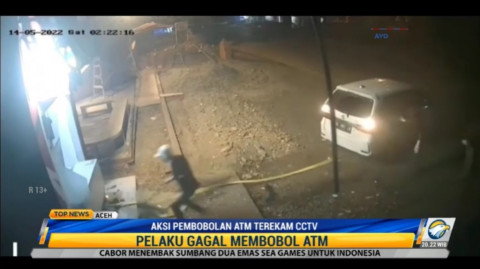 Viral, Aksi Bobol ATM Ditarik Minibus Terekam CCTV