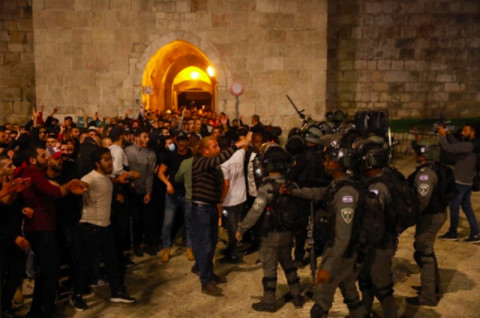 Polisi Israel Kembali Serang Prosesi Pemakaman Warga Palestina, 71 Orang Terluka