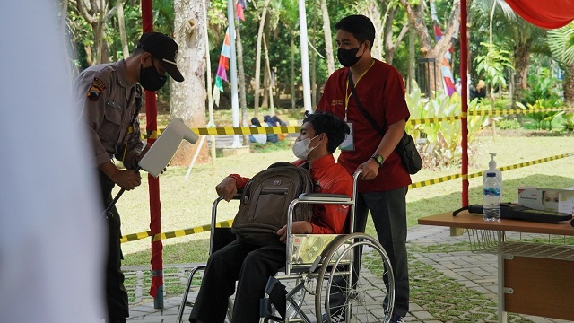 Peserta difabel UTBK SBMPTN di Unnes Riko Wahyu Diyanto. DOK Unnes