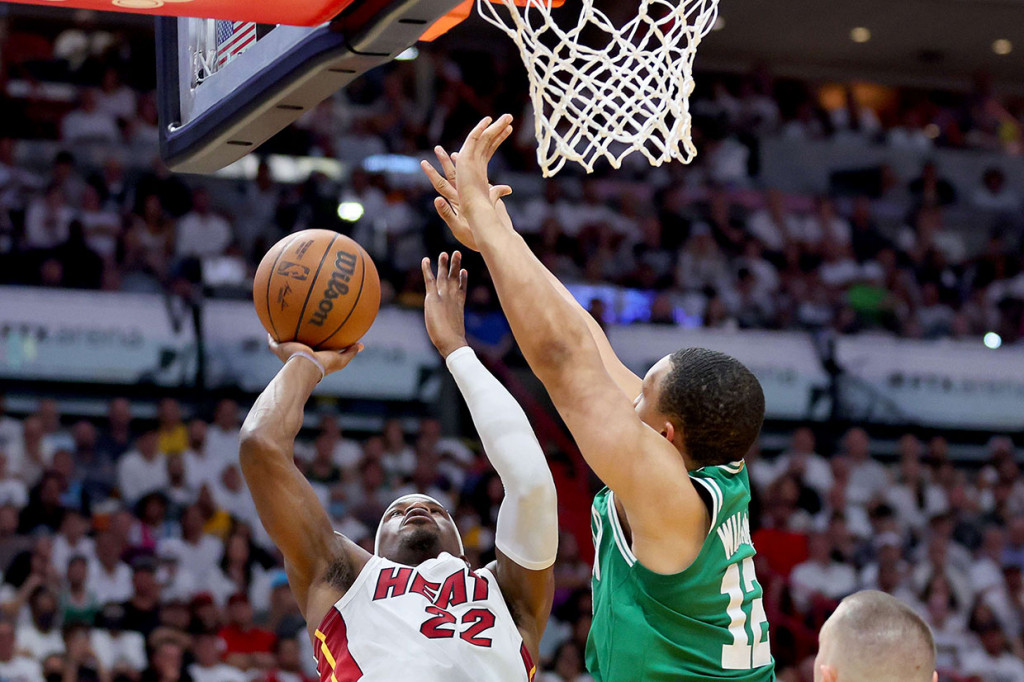 NBA: Butler Bawa Heat Tekuk Celtics di Gim 1 Final Wilayah Timur