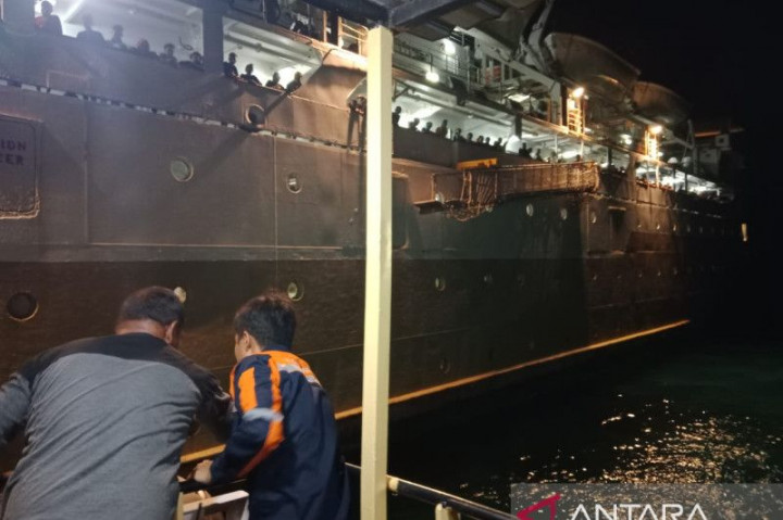 Kandas, KM Sirimau Sulit Dievakuasi