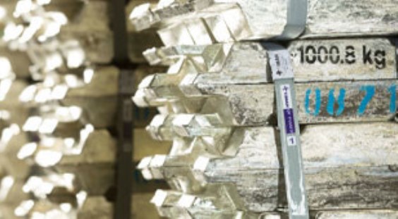 Pemerintah Setop Ekspor Bauksit dan Timah Tahun Ini