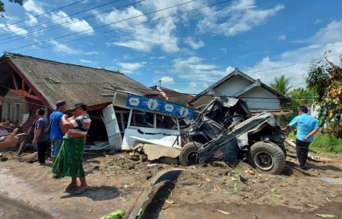 Rem Blong, Truk Seruduk 9 Rumah di Pasuruan