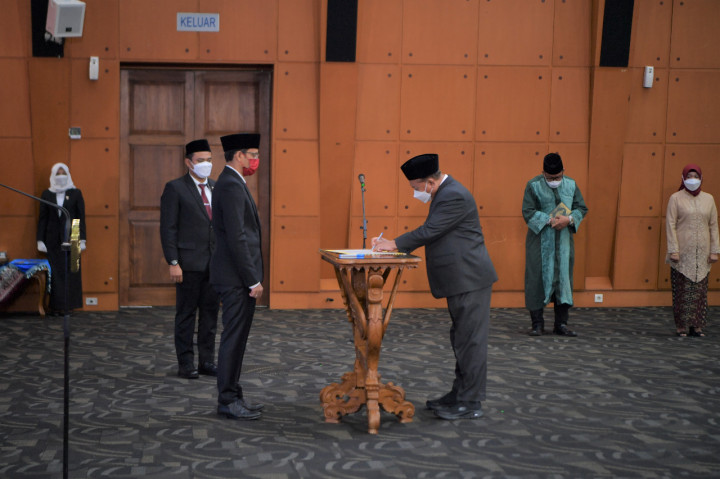Nadiem Lantik Sodiq, Rektor Baru Unsoed 2022-2026