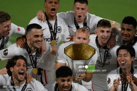 Menang Adu Penalti, Eintracht Frankfurt Juara Liga Europa 2021--2022