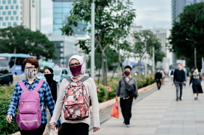 Ilustrasi kebijakan lepas masker di ruangan terbuka - - Foto: dok MI