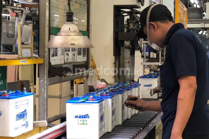 Terlihat Sederhana, Proses Pembuatan Aki Mobil Ternyata 'Njelimet'