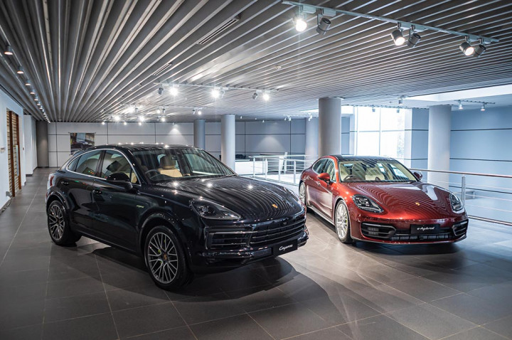 Menilik Teknologi E-Hybrid Di Porsche Panamera & Cayenne
