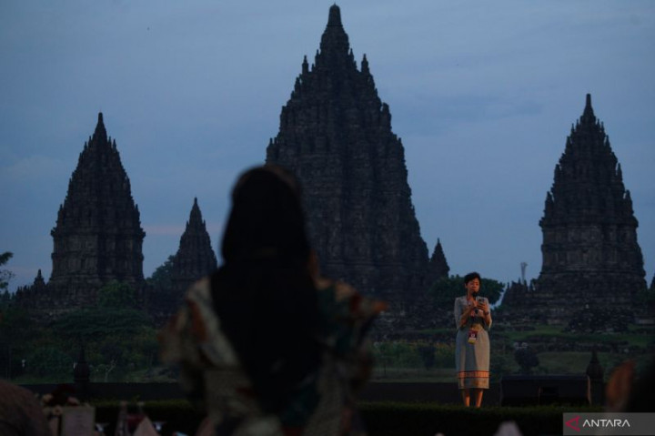 Menkominfo Tunjukan Keberagaman Indonesia Lewat Candi Prambanan kepada Delegasi DEWG G20