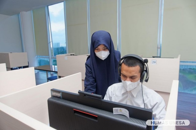 Mengintip UTBK di Unesa untuk Penyandang Disabilitas: Ditemani Pendamping Hingga Alat Khusus