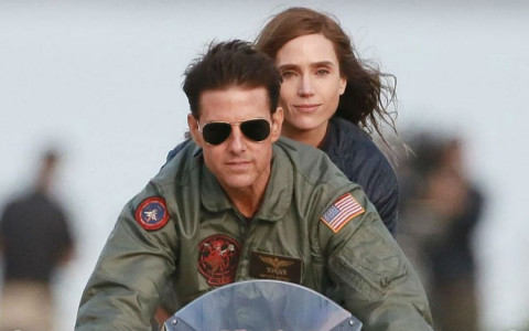 Top Gun 2 Terlahir dari Telepon Tom Cruise