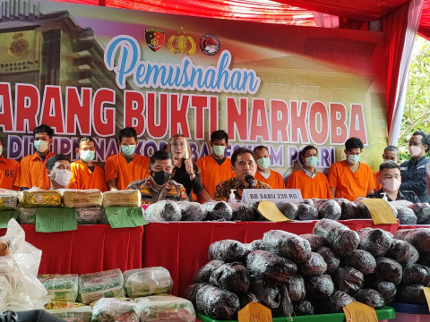 238 Kg Sabu dan 121 Kg Ganja Dimusnahkan