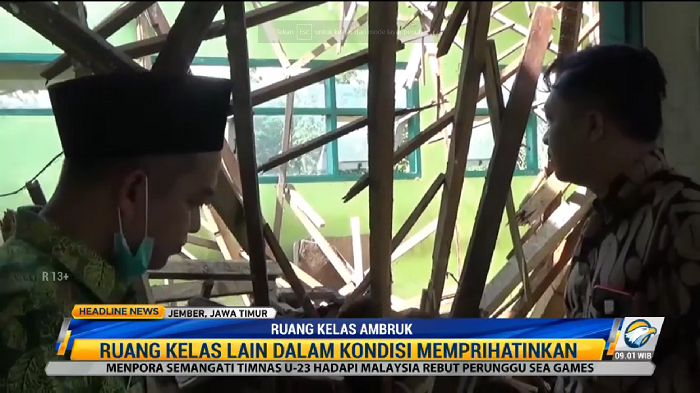 Lapuk Dimakan Usia, Atap Ruang Kelas SMPN 2 Mayang Ambruk saat Jam Belajar