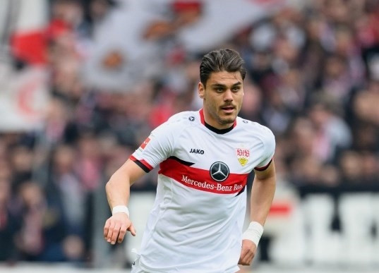 Arsenal Lepas Mavropanos ke Stuttgart