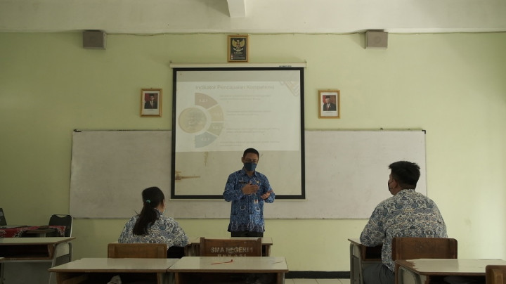 Meniti Jalan <i>Dhamma</i> Buddha Lewat Pendidikan