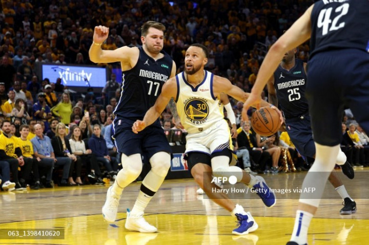 Playoff NBA: Warriors Atasi Mavericks