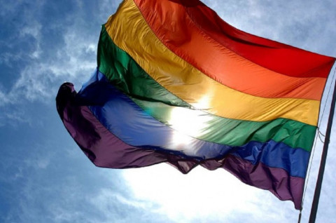 Kedubes Inggris di Jakarta Kibarkan Bendera LGBT