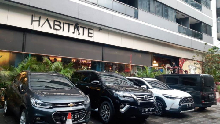 Ketika Ayam Geprek Masuk Resto, Bar, & Lounge