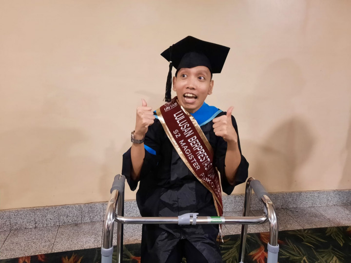 Mahasiswa Difabel Untar Raih Penghargaan Wisudawan Berprestasi