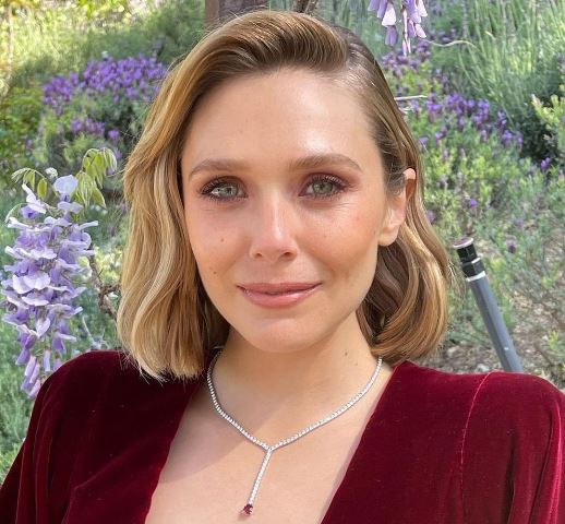 Elizabeth Olsen Bongkar 6 Produk Kecantikan Favoritnya